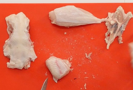 Фото шага рецепта Испанская курица галлинаэнпепитория 93288 шаг 2