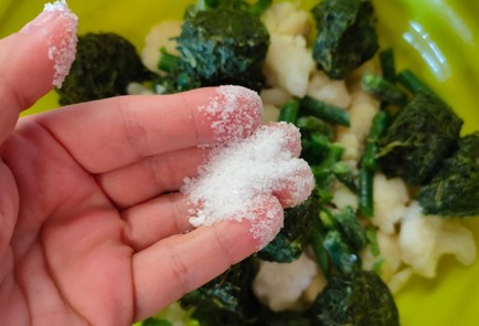 Фото шага рецепта Гарнир из цветной капусты шпината и зеленой фасоли 188838 шаг 5  