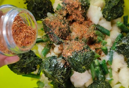 Фото шага рецепта Гарнир из цветной капусты шпината и зеленой фасоли 188838 шаг 6  