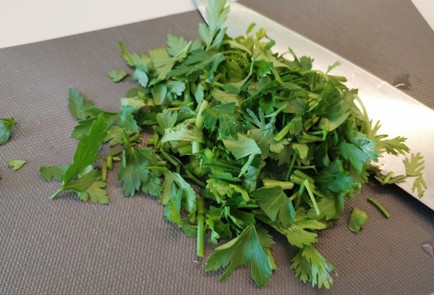 Фото шага рецепта Гарнир из лука с зеленью 186422 шаг 9  