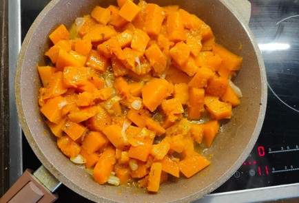 Фото шага рецепта Гарнир из тыквы с луком с куриным филе 174276 шаг 10