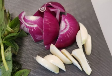 Фото шага рецепта Гаспачо с моцареллой 187160 шаг 4