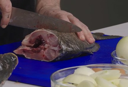 Фото шага рецепта Гефилтефиш с овощами 152071 шаг 2  