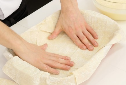 Фото шага рецепта Слоеный пирог гибаница 125115 шаг 6  