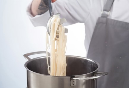 Фото шага рецепта Гладкий фо 80671 шаг 3  