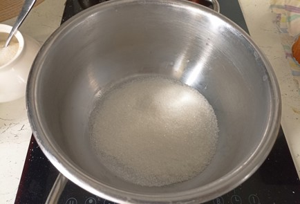 Фото шага рецепта Глазурь без белков 191648 шаг 2  