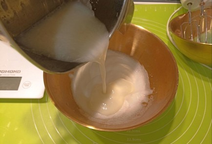 Фото шага рецепта Глазурь без белков 191648 шаг 6  