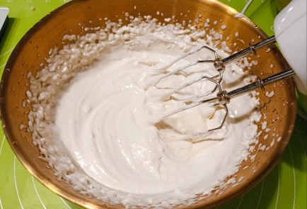 Фото шага рецепта Глазурь без белков 191648 шаг 7  