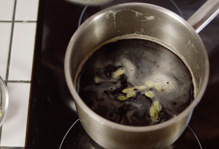 Фото шага рецепта Глинтвейн на темном пиве 55953 шаг 2  