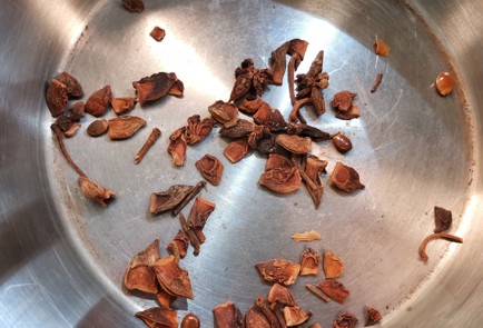 Фото шага рецепта Глинтвейн с грейпфрутом и розовым перцем 152877 шаг 3  