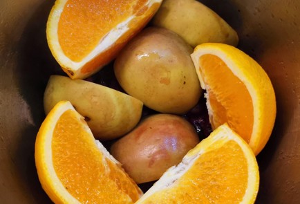 Фото шага рецепта Глинтвейн с грейпфрутом и розовым перцем 152877 шаг 6  