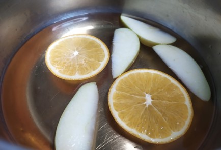 Фото шага рецепта Глинтвейн из белого вина 191200 шаг 5