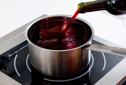 Фото шага рецепта Глг с миндалем изюмом и пряностями 80445 шаг 1  