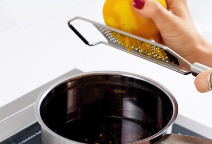 Фото шага рецепта Глг с миндалем изюмом и пряностями 80445 шаг 2  