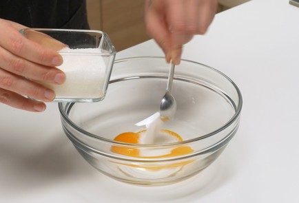 Фото шага рецепта Гогольмоголь 140132 шаг 1  