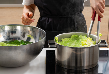 Фото шага рецепта Голубцы с фаршем болоньезе 190704 шаг 5  