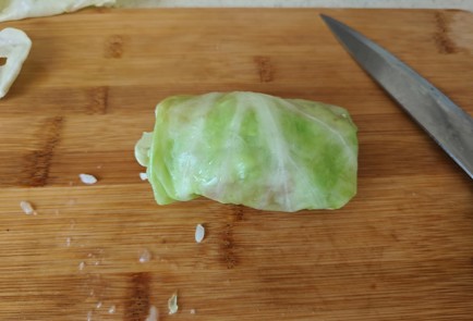 Фото шага рецепта Голубцы из молодой капусты 186484 шаг 7  