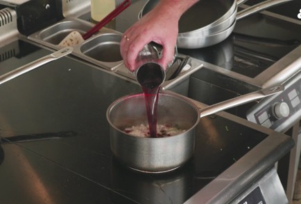 Фото шага рецепта Голубцы с говядиной в греческом стиле 186767 шаг 7  