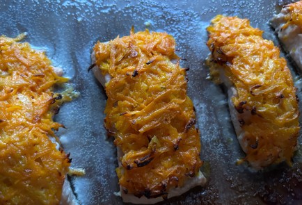 Фото шага рецепта Горбуша под морковнолуковой шапкой 174537 шаг 12  