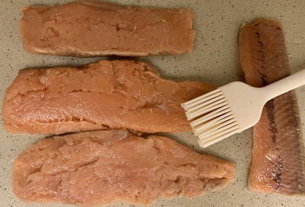 Фото шага рецепта Горбуша с медовым соусом 191168 шаг 5  