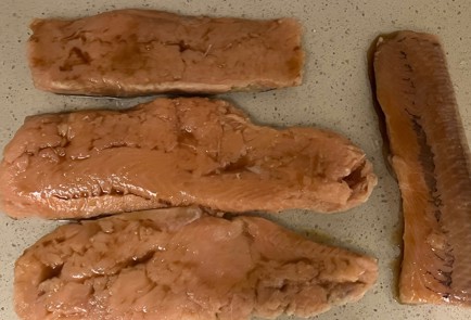 Фото шага рецепта Горбуша с медовым соусом 191168 шаг 6  