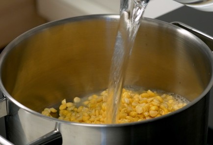 Фото шага рецепта Гороховая каша с луком 29247 шаг 2  