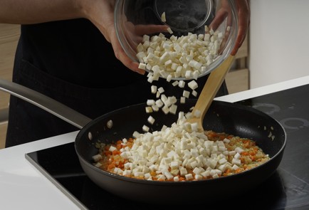 Фото шага рецепта Гороховый суп с копченостями 153129 шаг 7  