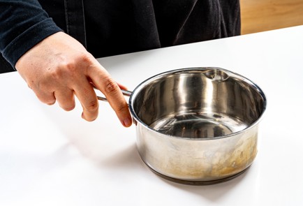 Фото шага рецепта Горячая кипяченая вода 188883 шаг 2  