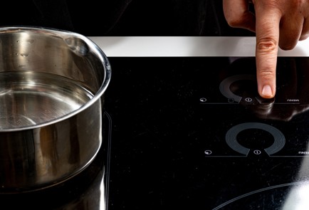 Фото шага рецепта Горячая кипяченая вода 188883 шаг 5  