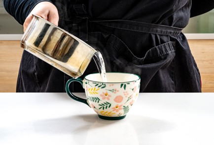 Фото шага рецепта Горячая кипяченая вода 188883 шаг 9  