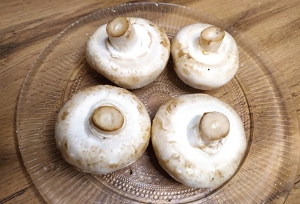 Фото шага рецепта Горячие бутерброды с грибами 189232 шаг 1  