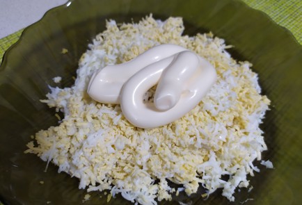 Фото шага рецепта Горячие бутерброды с яйцом колбасой и сыром 189836 шаг 3  