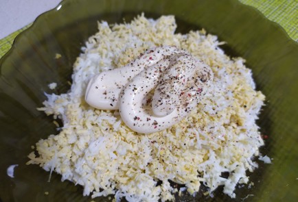 Фото шага рецепта Горячие бутерброды с яйцом колбасой и сыром 189836 шаг 4  