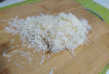 Фото шага рецепта Горячие бутерброды с яйцом колбасой и сыром 189836 шаг 5  