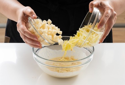 Фото шага рецепта Горячие бутербродышарлотки 151015 шаг 8  