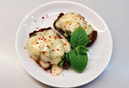 Фото шага рецепта Горячий бутерброд с колбасой 190536 шаг 13  