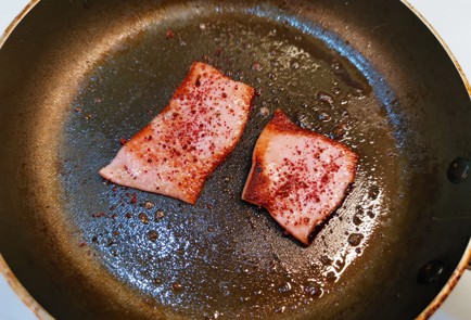 Фото шага рецепта Горячий бутерброд с колбасой 190536 шаг 5  