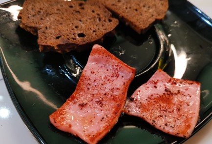 Фото шага рецепта Горячий бутерброд с колбасой 190536 шаг 6  