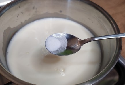 Фото шага рецепта Горячий шоколад с перцем чили 188952 шаг 2  