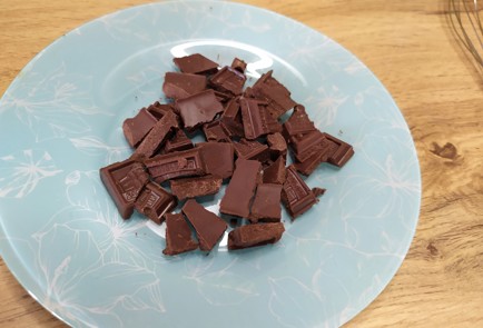 Фото шага рецепта Горячий шоколад с перцем чили 188952 шаг 5  