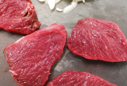 Фото шага рецепта Говядина пофранцузски 190877 шаг 1  