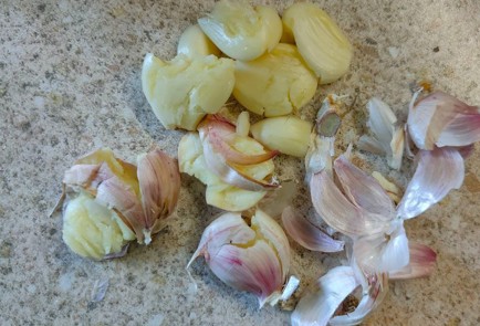 Фото шага рецепта Говядина поитальянски с чесноком и розмарином на мангале 190115 шаг 3