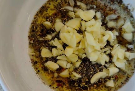 Фото шага рецепта Говядина поитальянски с чесноком и розмарином на мангале 190115 шаг 7