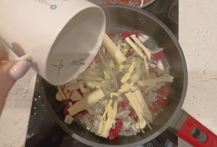 Фото шага рецепта Говядина тушенная покремлвски в сковороде 191250 шаг 6  