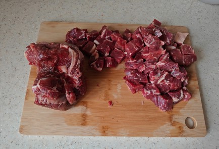 Фото шага рецепта Говядина с баклажанами и черри в духовке 176164 шаг 1  