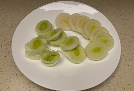 Фото шага рецепта Говядина с брокколи и лукомпореем 190316 шаг 3  