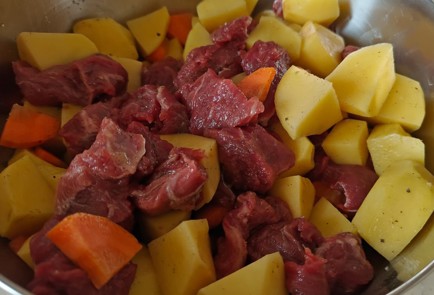 Фото шага рецепта Говядина с картофелем и морковью в рукаве 189358 шаг 10  