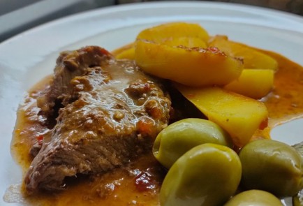 Фото шага рецепта Говядина с картофелем тушенная в остром томатном соусе 188214 шаг 11  