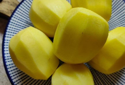 Фото шага рецепта Говядина с картофелем тушенная в остром томатном соусе 188214 шаг 3  