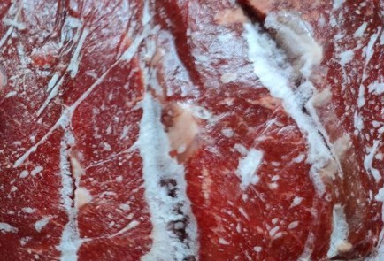 Фото шага рецепта Говядина с картофелем тушенная в остром томатном соусе 188214 шаг 5  